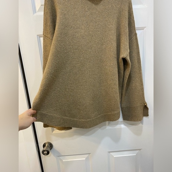 MICHAEL Michael Kors Loose Turtleneck Sweater Curved Hem Long Sleeve Women Sz L - Picture 6 of 10